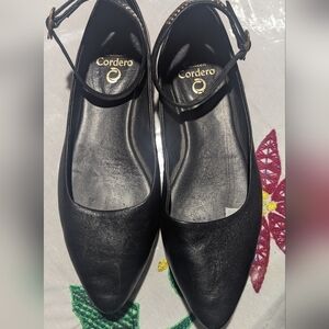 Calle en Cordero Women's Black Leather Flats